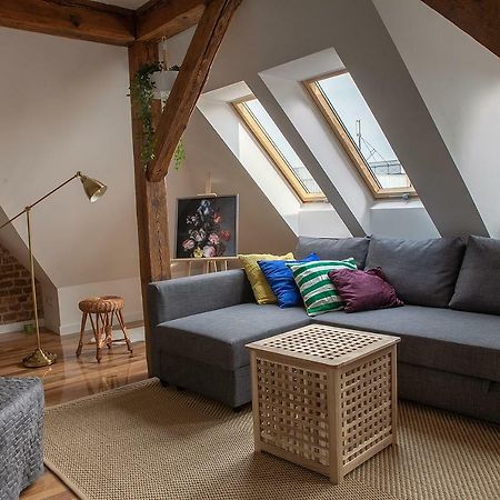 Lazy Days Attic City Center Apartment คาโตวีตเซ ภายนอก รูปภาพ