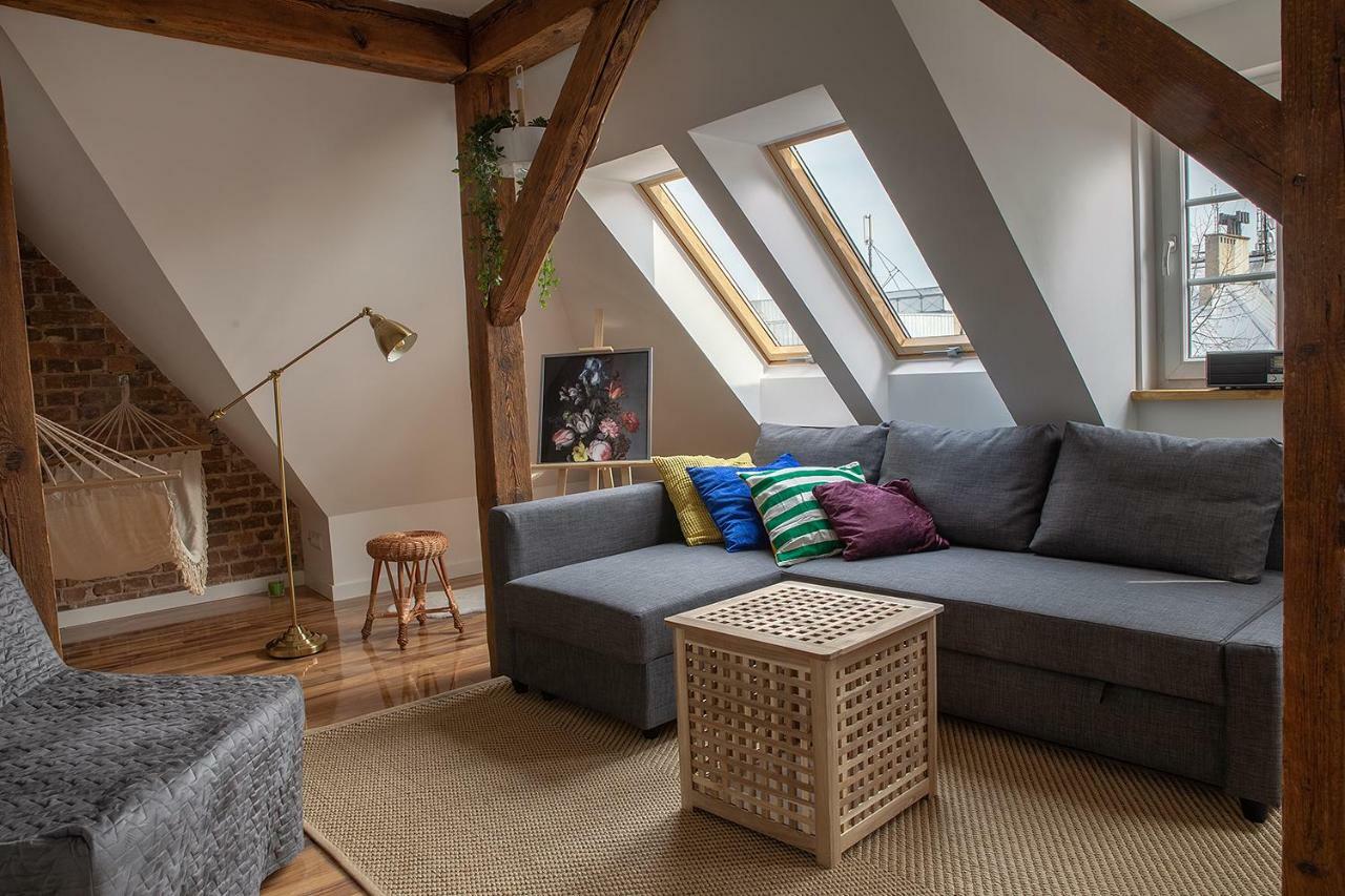 Lazy Days Attic City Center Apartment คาโตวีตเซ ภายนอก รูปภาพ