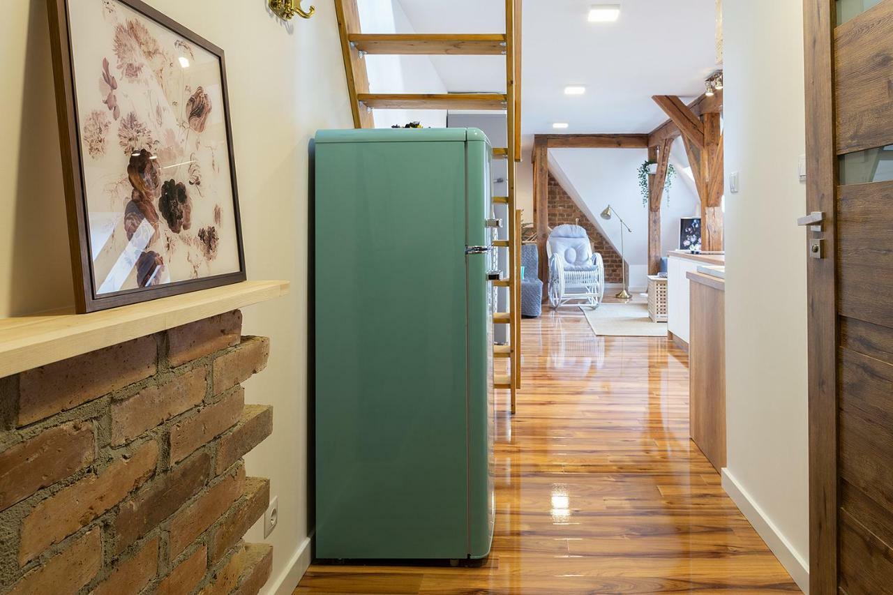Lazy Days Attic City Center Apartment คาโตวีตเซ ภายนอก รูปภาพ