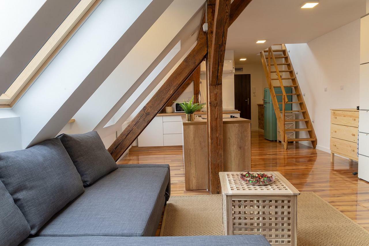 Lazy Days Attic City Center Apartment คาโตวีตเซ ภายนอก รูปภาพ