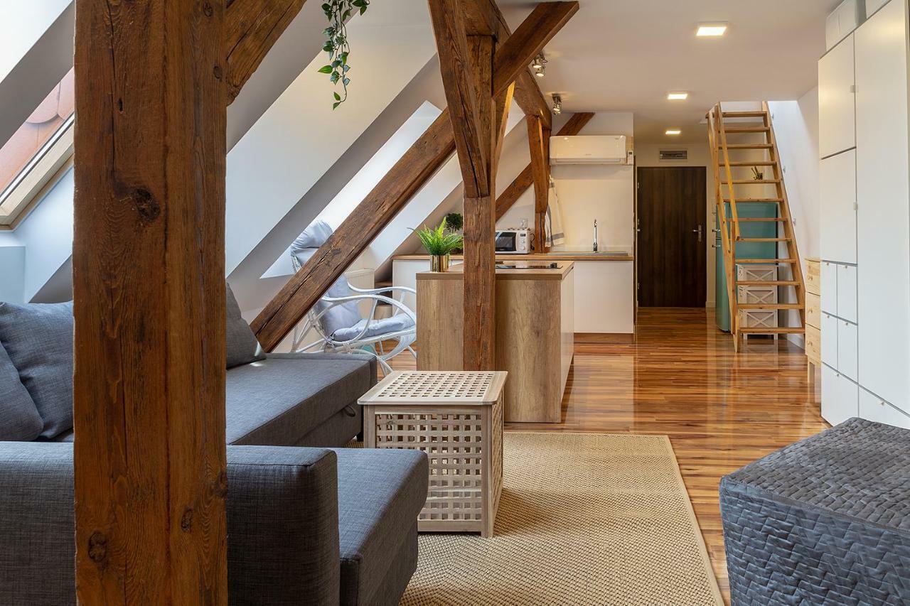 Lazy Days Attic City Center Apartment คาโตวีตเซ ภายนอก รูปภาพ